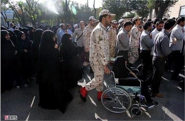 تشییع و خاکسپاری یک شهید گمنام در حوزه علمیه خواهران یزد