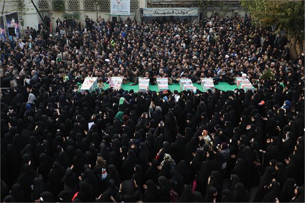 وداع با پیکرهای  7 شهید مدافع حرم - 11 آذر 1402 5