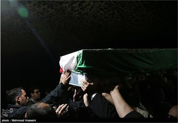 حضور خانواده سردار شهید حسین همدانی در معراج شهدا 16