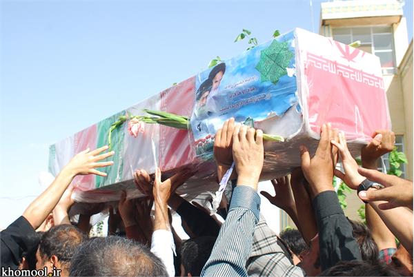 تشییع و خاکسپاری شهدای گمنام دانشگاه آزاد اسلامی اردستان استان اصفهان-12/7/89