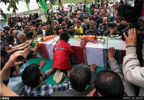 تشییع و خاکسپاری دو شهید گمنام در اردبیل 5