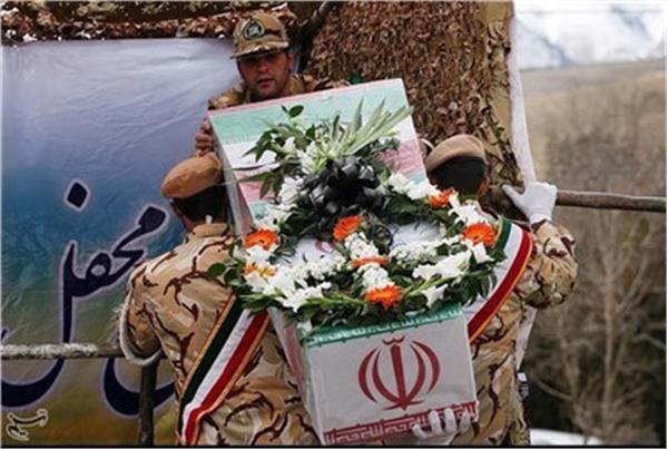 تشییع شهید گمنام در پادگان قهرمان همدان