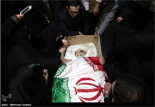 حضور خانواده سردار شهید حسین همدانی در معراج شهدا 8