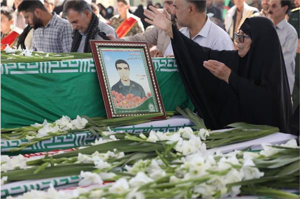 آئین استقبال از پیکرهای مطهر 35 شهید تازه تفحص شده در پایانه مرزی شهید سلیمانی مرز مهران - 5 مهر ماه 1403 7