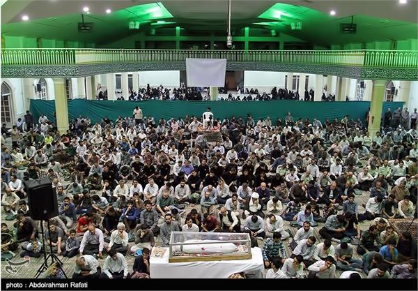 تشییع پیکر شهید غواص امیر مسعود محمدزاده در استان همدان 7