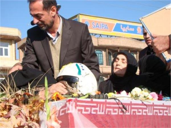 تشییع پیکر مطهر سرلشکر خلبان شهید خالد حیدری در مهاباد