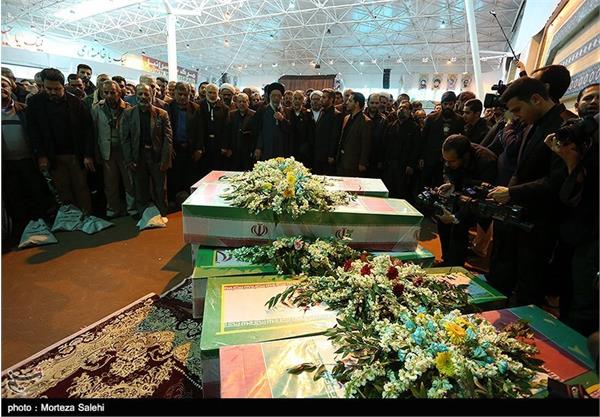 مراسم تشییع پیکر ۱۲ شهید دفاع مقدس در اصفهان 6