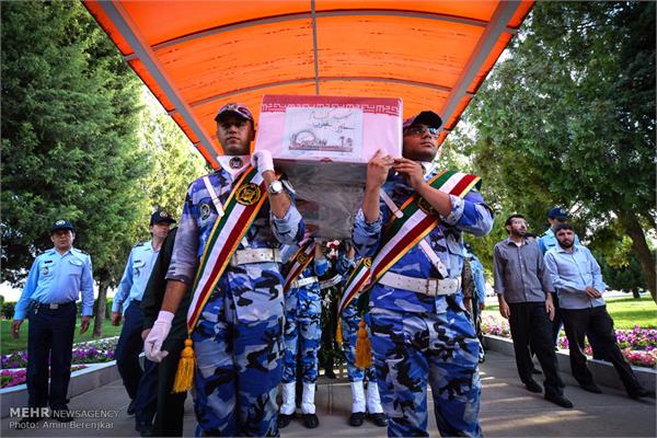 آئین استقبال از پیکر 4 شهید گمنام در شیراز 4