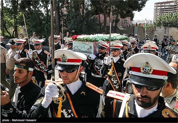 تشییع و تدفین پیکر شهید گمنام در ستاد دژبان کل ارتش 4