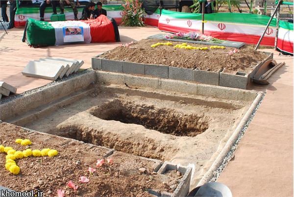 تشییع و خاکسپاری شهدای گمنام دانشگاه آزاد اسلامی اردستان استان اصفهان-12/7/89