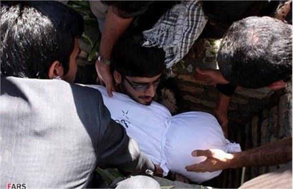 تشییع وخاکسپاری شهیدان  گمنام در دانشگاه آزاد اسلامی واحدعلوم و تحقیقات