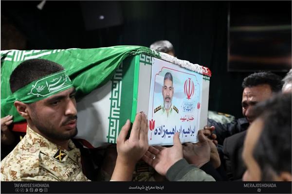 وداع با پیکرهای مطهر شهیدان "کیومرث خوانساری" ، "جعفر فیضی پور" ، "ابراهیم ابراهیم زاده" - 29 دی 1403 6