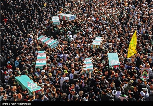 تشییع پیکر ۶ شهید گمنام و ۲ شهید مدافع حرم - قم 15