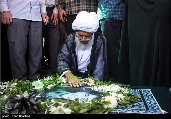 اولین دیدار خانواده شهید مرتضی محمد با فرزند شهیدشان 9