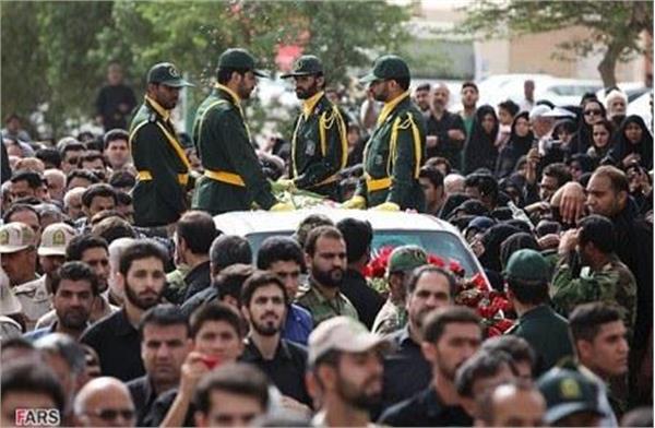 تشییع و خاکسپاری شهدای گمنام در دانشگاه آزاد آبادان