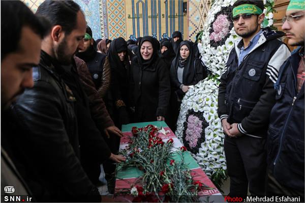 تشییع و تدفین شهید گمنام در کوی دانشگاه تهران 32