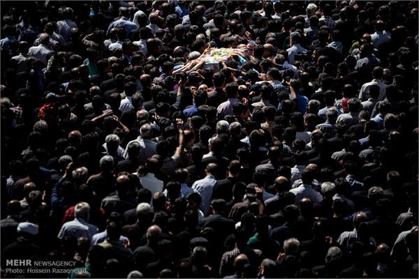 آئین تشییع و تدفین پیکر مطهر شهید غواص در نازی آباد تهران 7