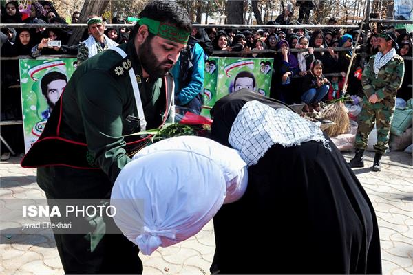 تشییع پیکر شهدای دفاع مقدس در کشور 42