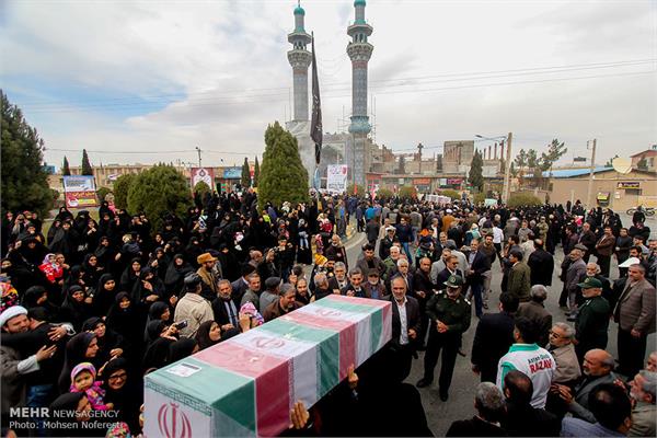 استقبال از ۸ شهید گمنام در فرودگاه بیرجند 2