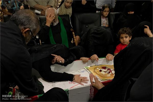 دیدار خانواده شهید دفاع مقدس سید مهدی غلامی پس از ۳۳ سال 11