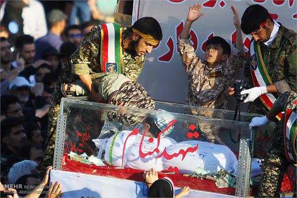 مراسم تشییع بیست شهید دوران دفاع مقدس در اصفهان 11