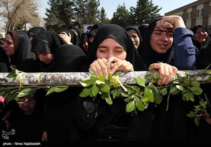 مراسم تشییع و تدفین دو شهید گمنام در مشهد 1