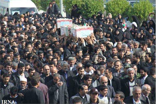 تشییع و خاکسپاری دو شهید گمنام در بندر گناوه-بوشهر