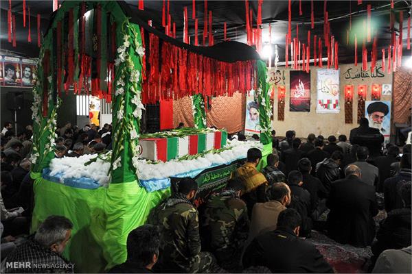 تشییع پیکر دوشهید گمنام دفاع مقدس در محمد شهر کرج 5