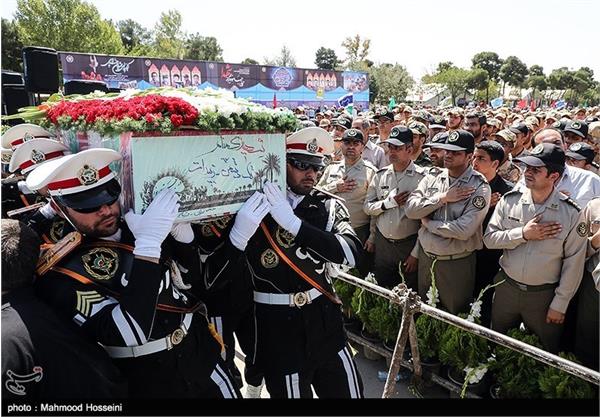 تشییع و تدفین پیکر شهید گمنام در ستاد دژبان کل ارتش 16