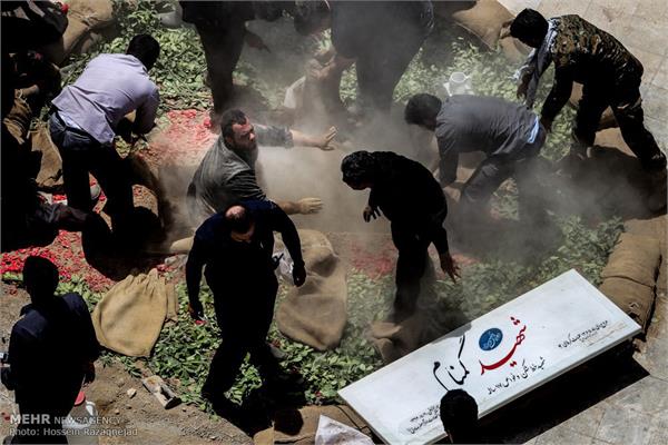 آئین تشییع و تدفین پیکر مطهر شهید غواص در نازی آباد تهران 25