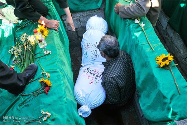 تشییع پیکر دو شهید گمنام در شهر بیدروبه اندیمشک 18