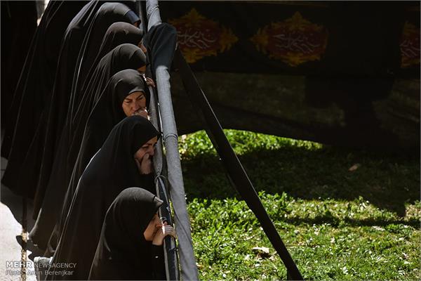 مراسم تشییع و تدفین پیکر مطهر دو شهید گمنام در شیراز‎ 13