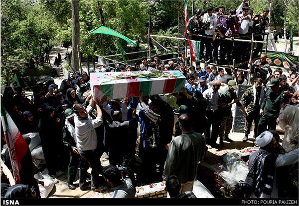 تشییع و خاکسپاری دو شهید گمنام در استان همدان 16