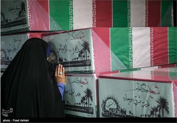 دیدار خانواده شهید سیدیحیی سیدی با پیکر فرزندشان پس از ۳۰ سال 4