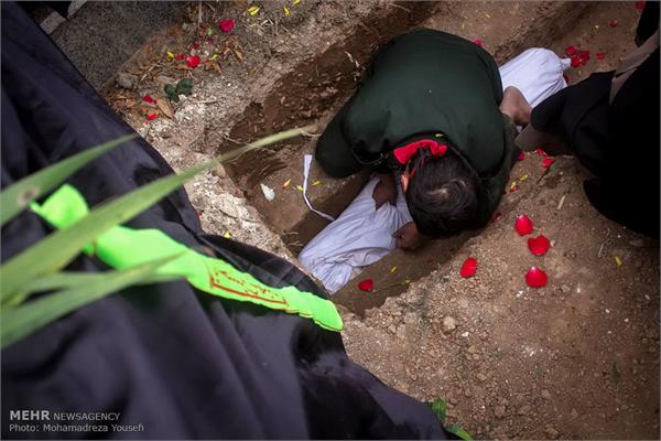 مراسم تشییع پیکر مطهر شهید مهدی طیبی 25