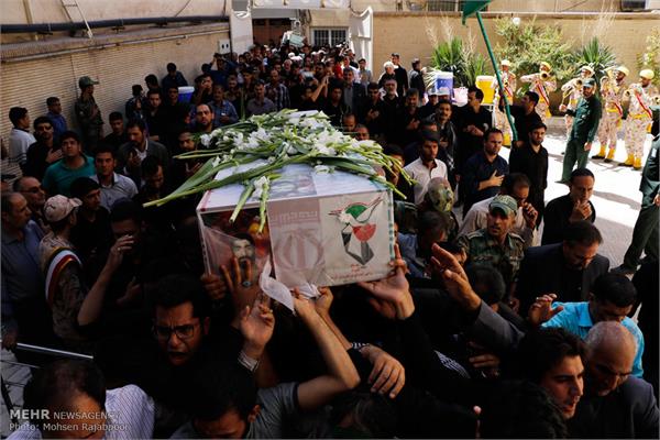 تشییع دو شهید دفاع مقدس در کرمان 12