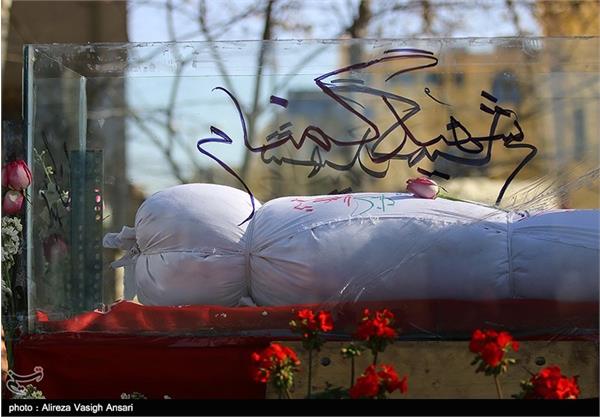 مراسم تشییع پیکر ۱۲ شهید دفاع مقدس - اصفهان 1