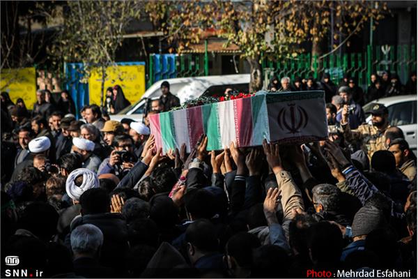 تشییع و تدفین شهید گمنام در کوی دانشگاه تهران 17