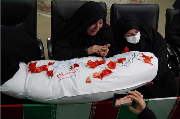 وداع با پیکر مطهر شهید تازه تفحص شده محمد خاکی‌زاده - 9 مهر 1403 6