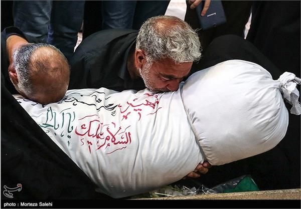 مراسم وداع با پیکر شهدای احراز هویت شده در اصفهان 8