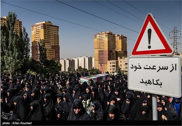 مراسم تشییع و خاکسپاری دو شهید گمنام در شهرک قائم تهران 8