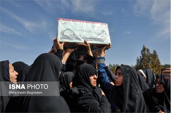 تشییع پیکر شهدای دفاع مقدس در کشور 17