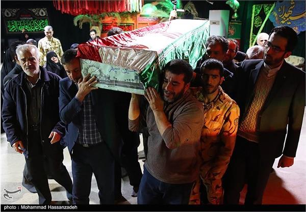 دیدار خانواده شهید تازه تفحص شده حسین سپهر با پیکر وی 17