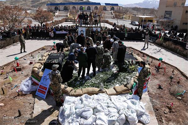 مراسم تشییع و خاکسپاری دو شهید گمنام در محلات 21