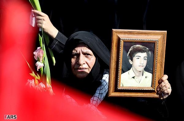 تشییع و خاکسپاری شهدای گمنام دانشگاه شاهد-12/7/89