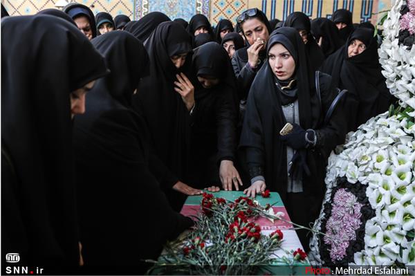 تشییع و تدفین شهید گمنام در کوی دانشگاه تهران 14