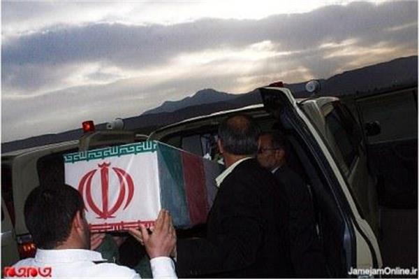 تشییع و خاکسپاری دو شهید گمنام در دانشگاه آزاد اسلامی تبریز