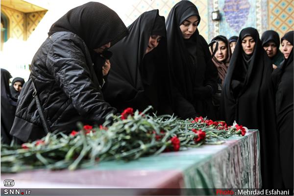 تشییع و تدفین شهید گمنام در کوی دانشگاه تهران 10