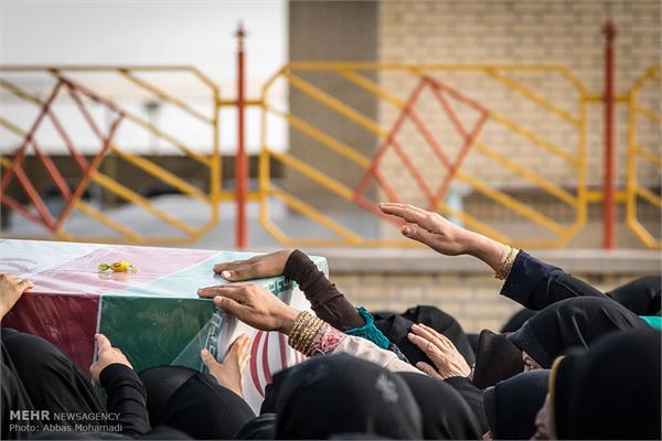 مراسم تشییع و تدفین دو شهید گمنام در لامرد 16