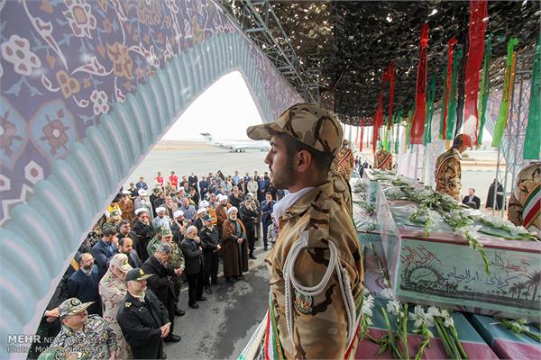 استقبال از ۸ شهید گمنام در فرودگاه بیرجند 21